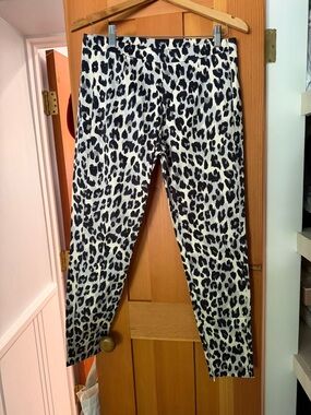 French Connection Black and Cream Leopard Print Cropped Pants